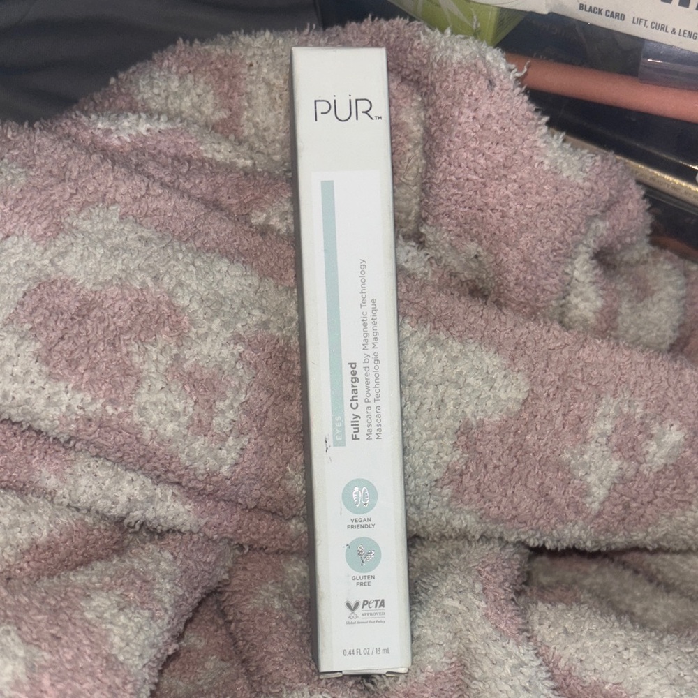 PÜR Fully Charged Mascara